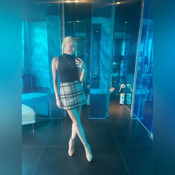 Meet your Posher, Alexx - Picture 1 of 1